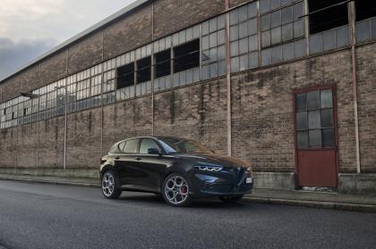 Ελαφρύ retouche για την Alfa Romeo Tonale 